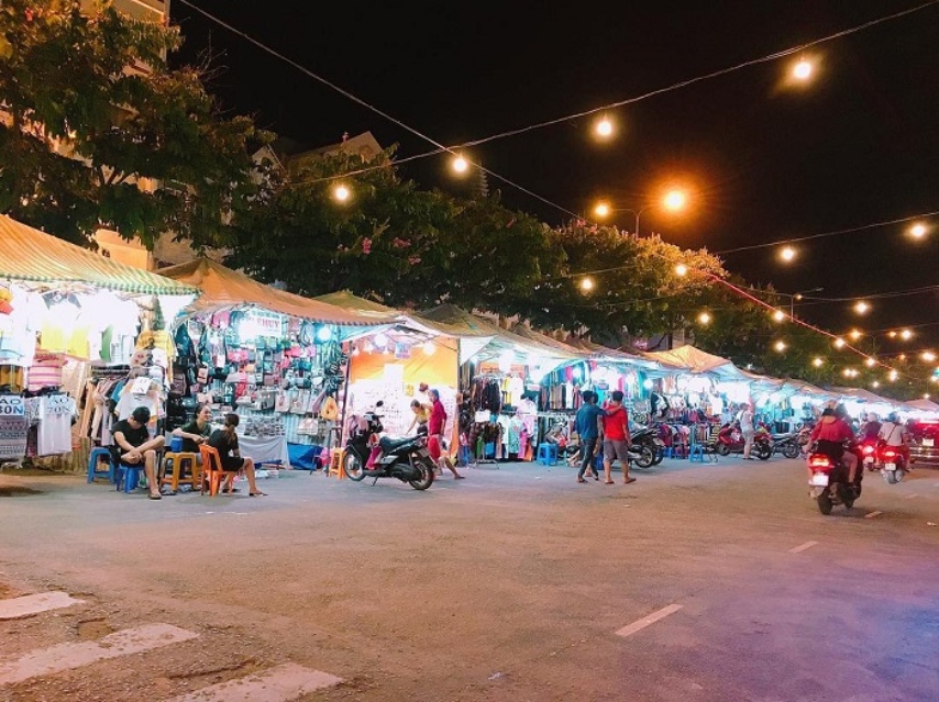 Khung cảnh chợ đêm Tây Ninh