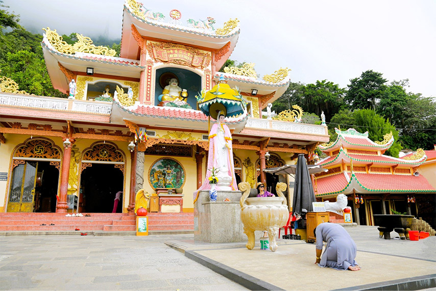 Linh Sơn Tiên Thạch Tự - Một trong những ngôi chùa đẹp nhất tại Tây Ninh