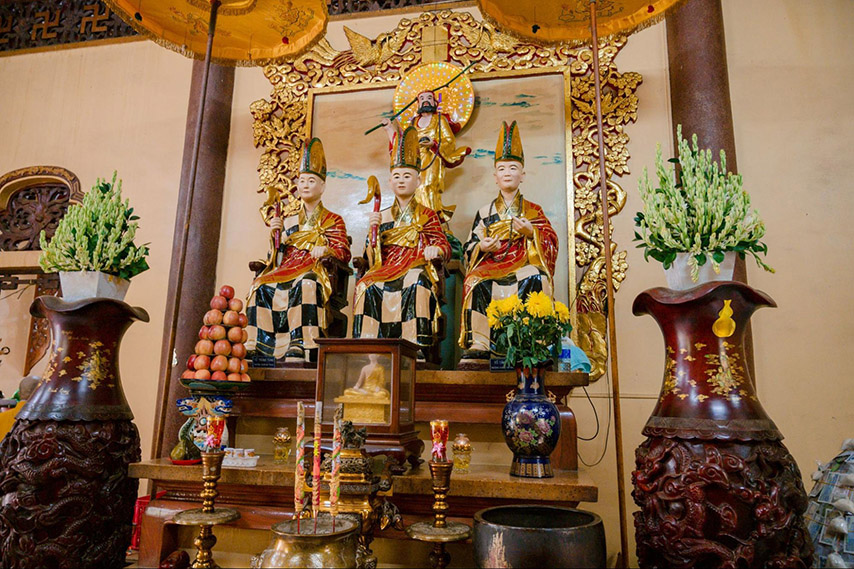 Không gian thờ tượng tại chùa Bà Đen linh thiêng 