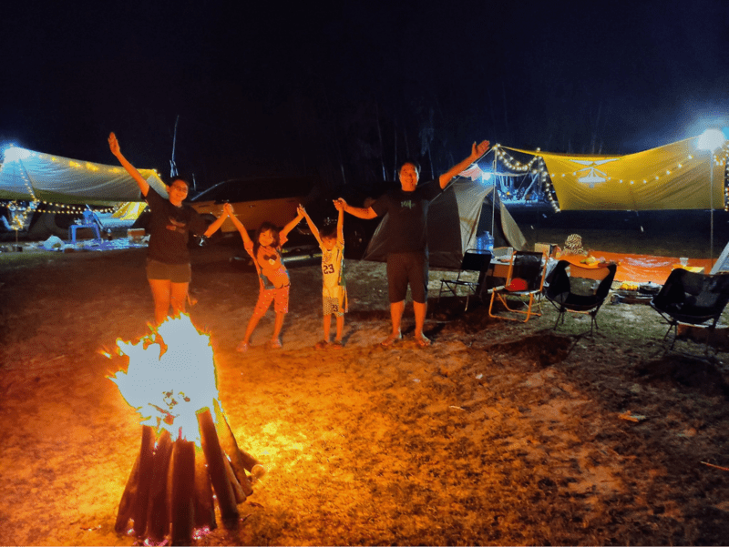 Trải nghiệm đốt lửa trại tại khi cắm trại hồ Dầu Tiếng
