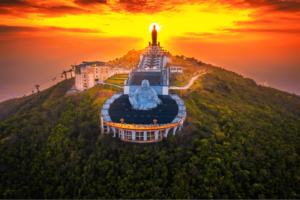 Tượng Phật Di Lặc núi Bà Đen – kỳ quan đá sa thạch