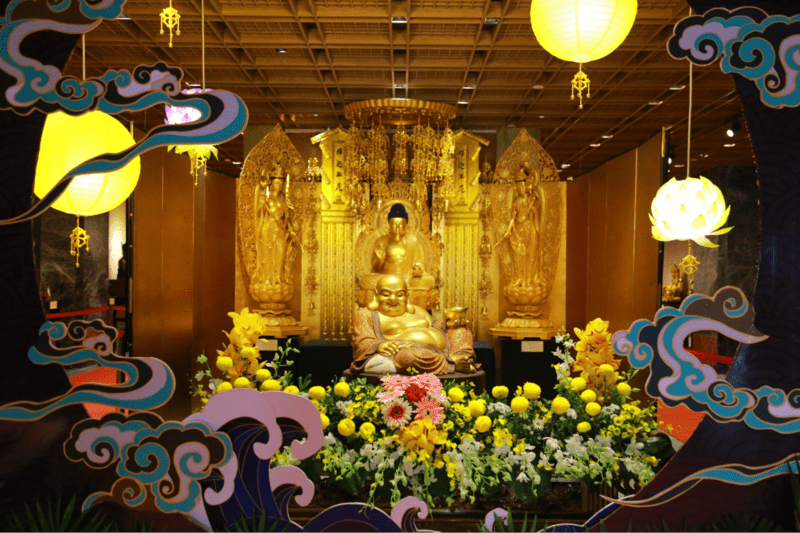 Chiêm ngưỡng những pho tượng cổ xuất xứ từ nhiều quốc gia trên thế giới tại Tượng Phật Di Lặc lớn nhất châu Á