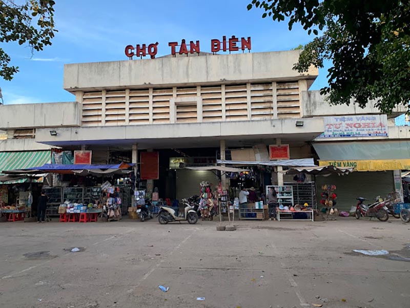 Chợ Tân Biên Tây Ninh nhìn từ cổng vào