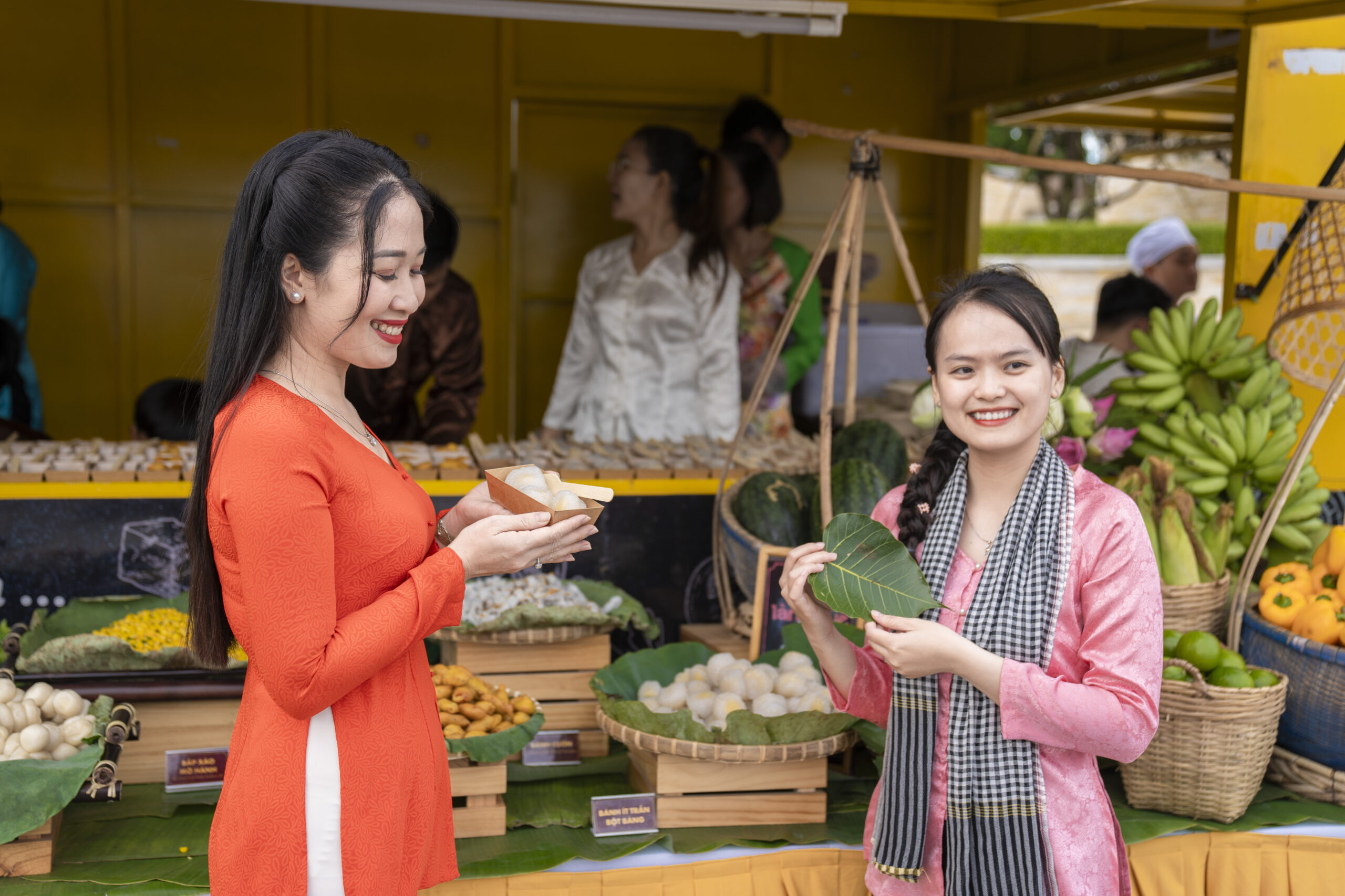 Chợ Lá Bà Đen 1